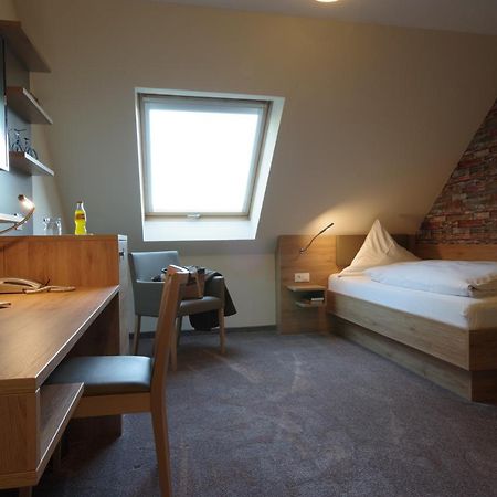 Land-Gut-Hotel Raeuber Lippoldskrug Άλφελντ Εξωτερικό φωτογραφία