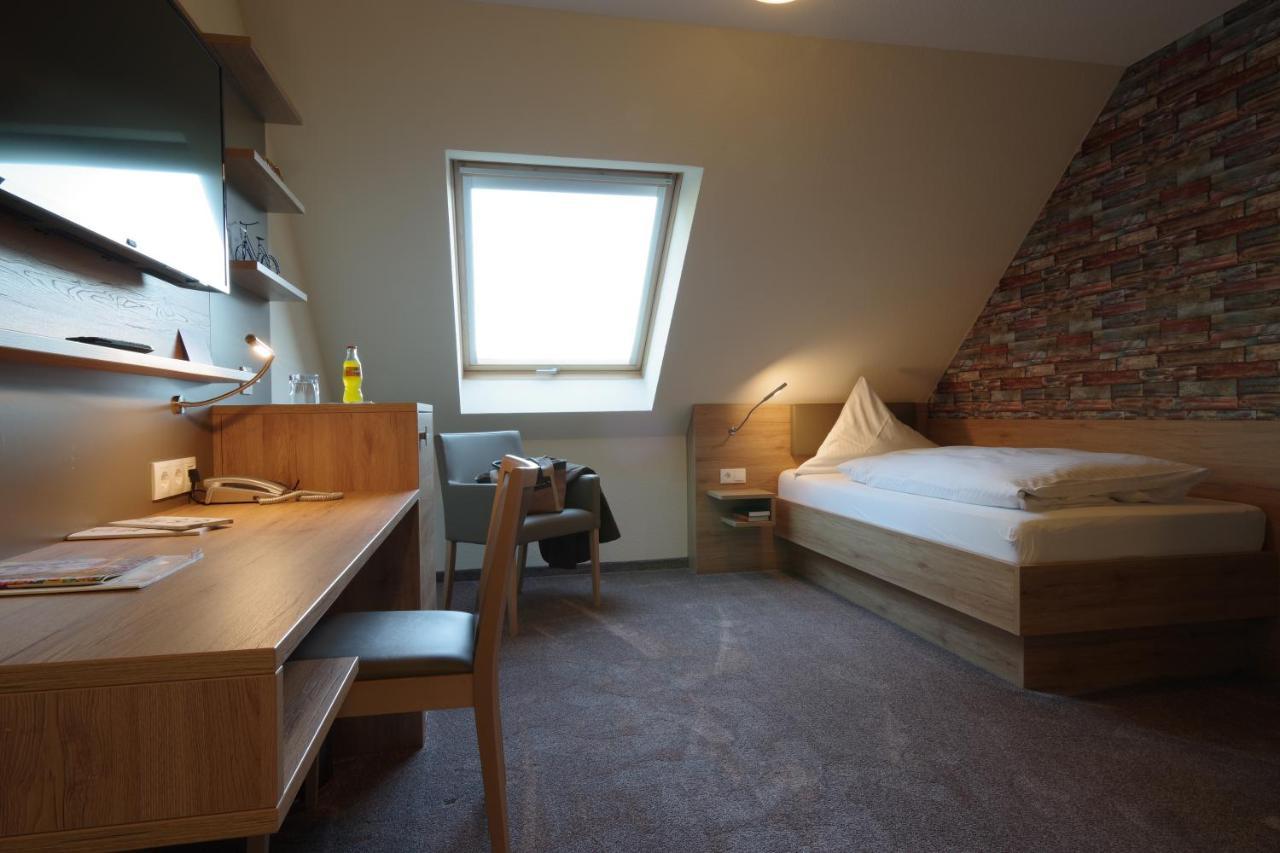 Land-Gut-Hotel Raeuber Lippoldskrug Άλφελντ Εξωτερικό φωτογραφία
