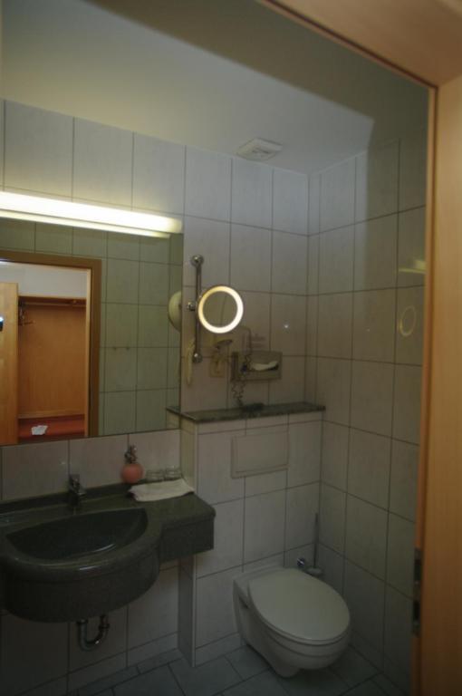 Land-Gut-Hotel Raeuber Lippoldskrug Άλφελντ Εξωτερικό φωτογραφία
