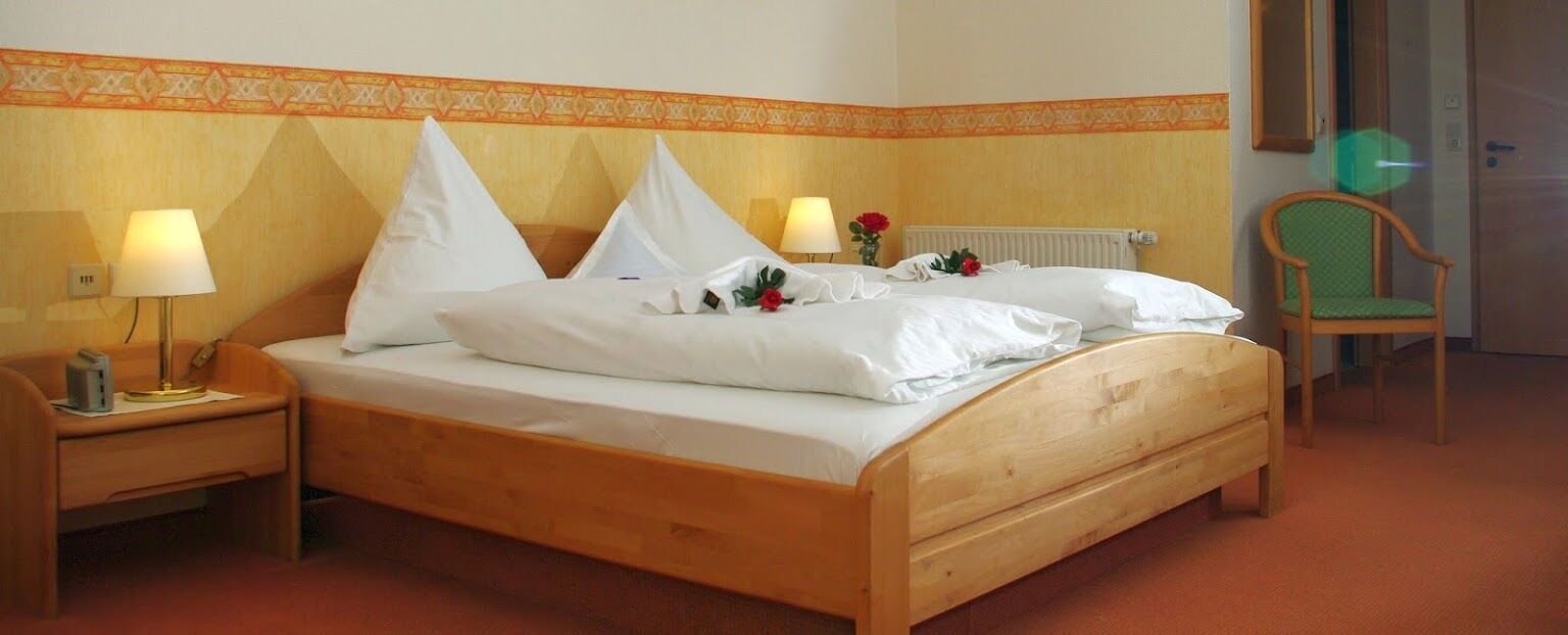 Land-Gut-Hotel Raeuber Lippoldskrug Άλφελντ Εξωτερικό φωτογραφία
